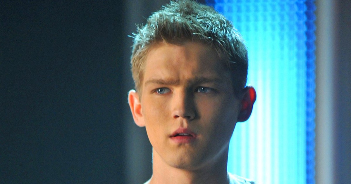 Featured image for Tragic Death of Former Child Star Evan Ellingson at 35