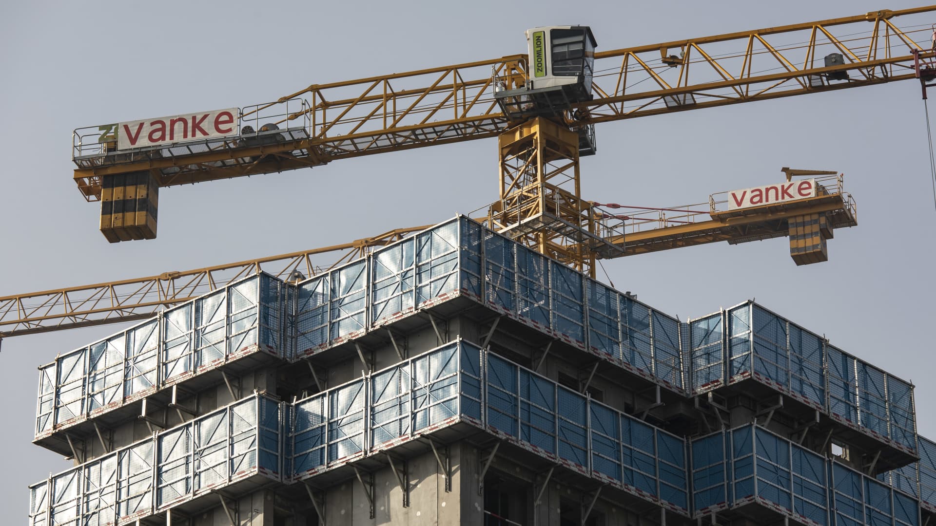 "China's Fourth-Quarter GDP Misses Estimates, Resumes Youth Unemployment Data Posting"