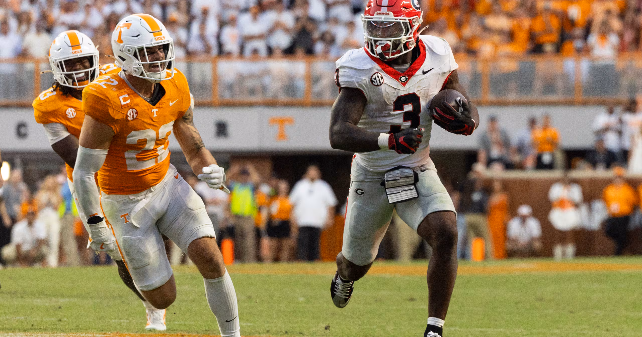 Featured image for Georgia Maintains Top 5 Spot After Tennessee Win; Georgia Tech Reenters Top 25