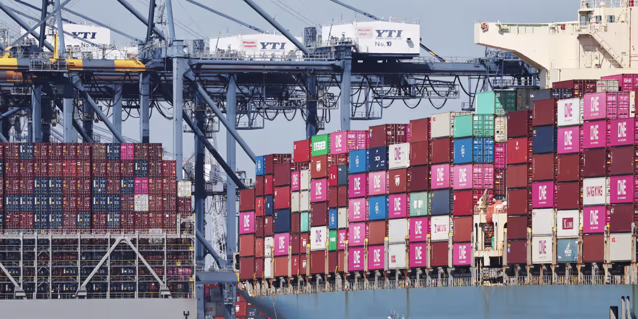 Featured image for IMF Upgrades Global Growth Outlook Amid U.S. Tariff Uncertainties