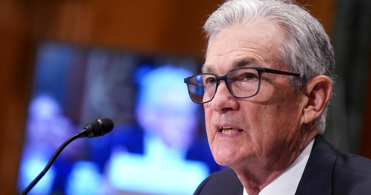 "Experts Assess Odds of Fed Rate Cut Amid Inflation Concerns and Election Speculation"