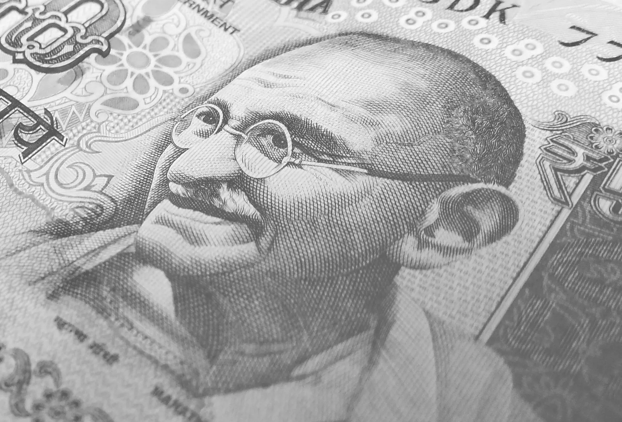 Featured image for RBI Withdraws 2000 Rupee Notes From Circulation in India