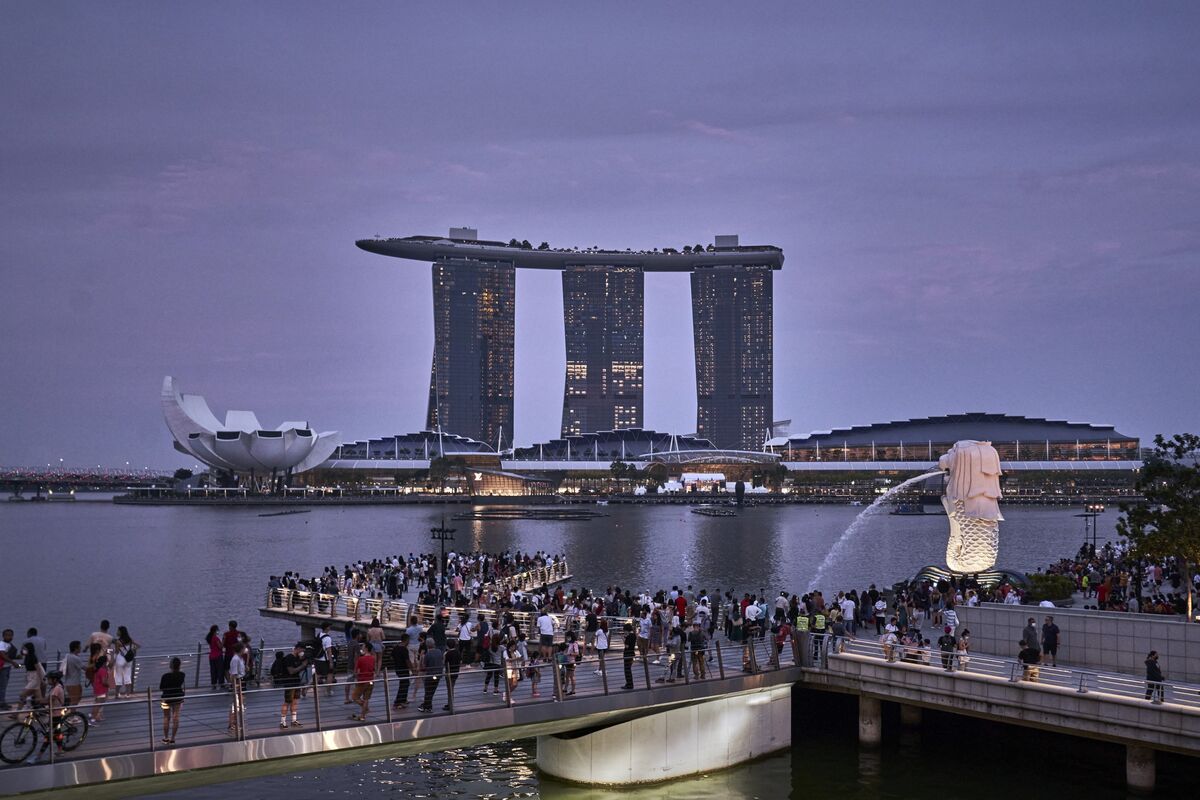 Featured image for Singapore and Zurich Surpass New York as World's Most Expensive Cities in 2023