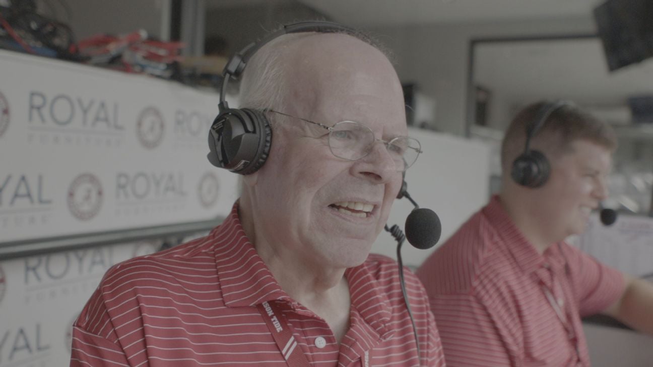 Featured image for "Alabama Football Radio Announcer Eli Gold Replaced for Fall 2024 Season"