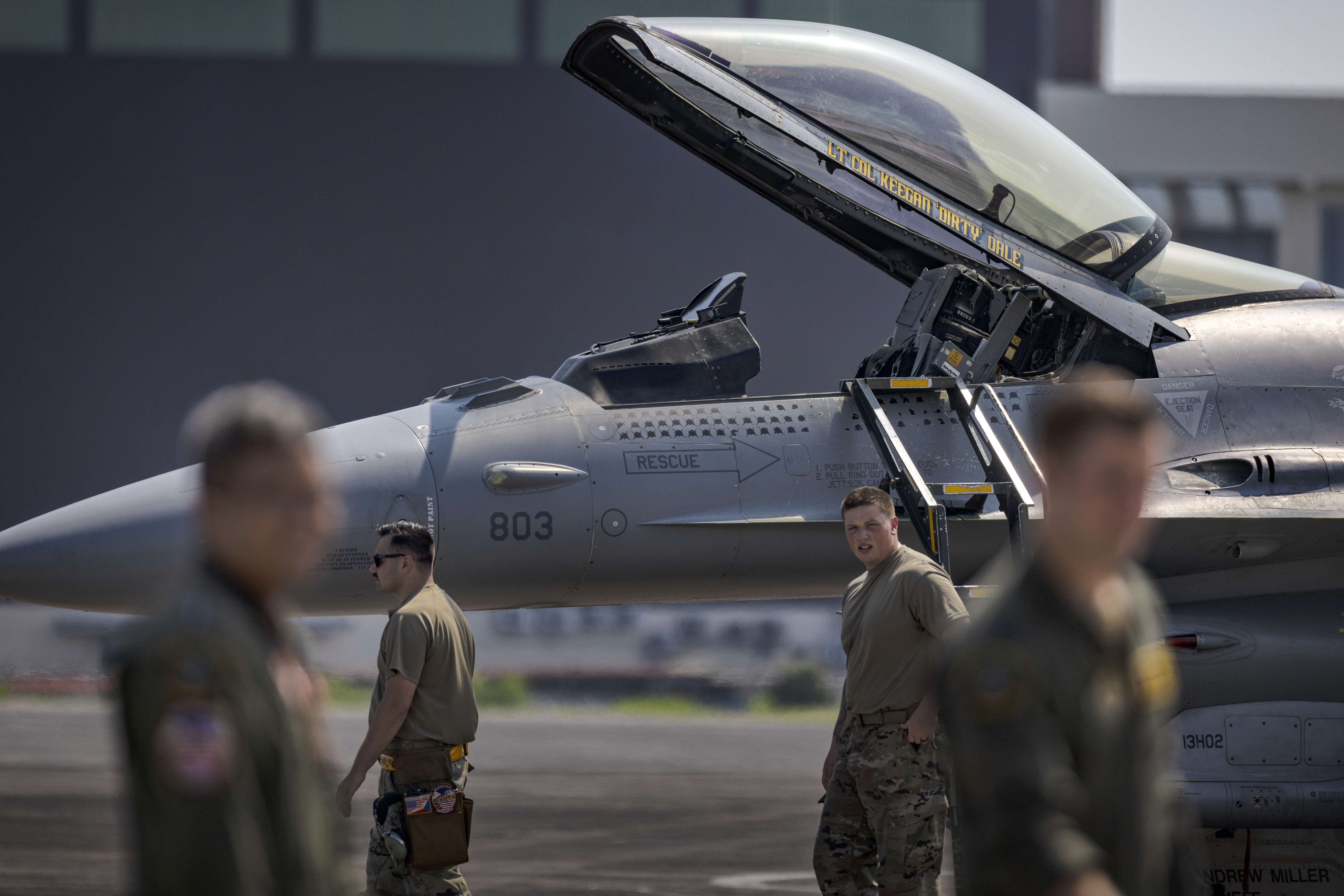 US and Allies to Train Ukrainian Pilots on F-16 Fighter Jets