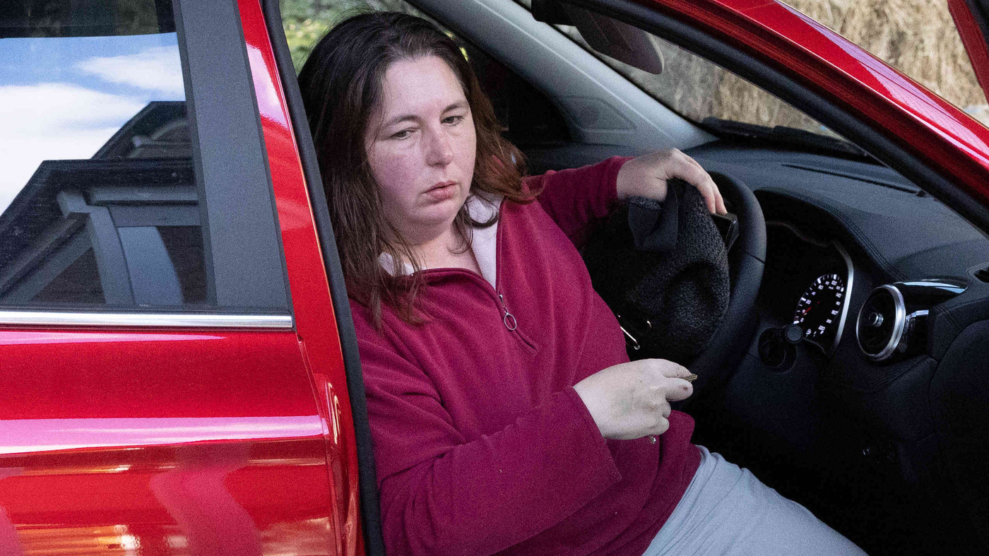 Featured image for Cook charged with 3 murders in Australia over alleged mushroom poisoning