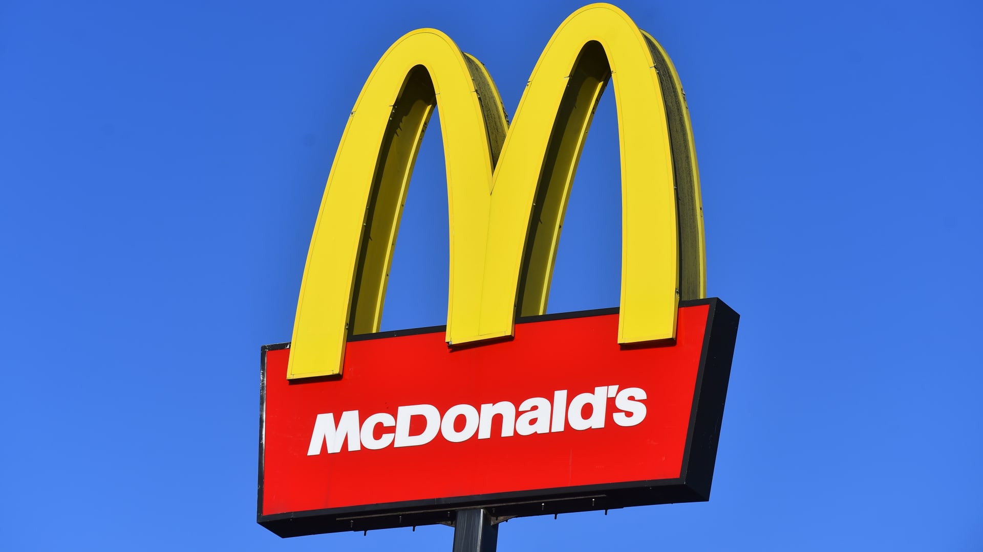 McDonald's Temporarily Closes US Offices, Plans Layoffs.