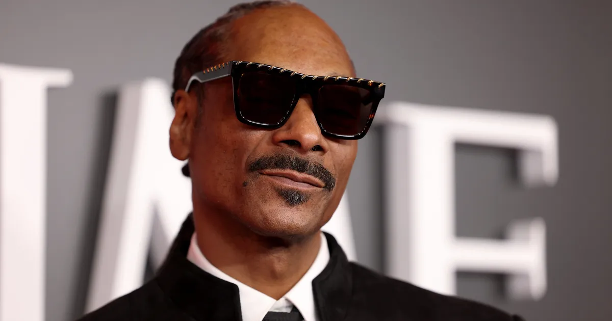 Featured image for Snoop Dogg's Apologies on LGBTQ Remarks Under Scrutiny