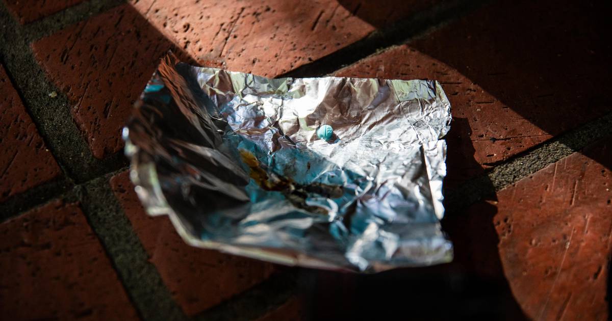 "Multnomah County's Unconventional Approach to Fentanyl Smokers: Tin Foil and Straws Distribution"