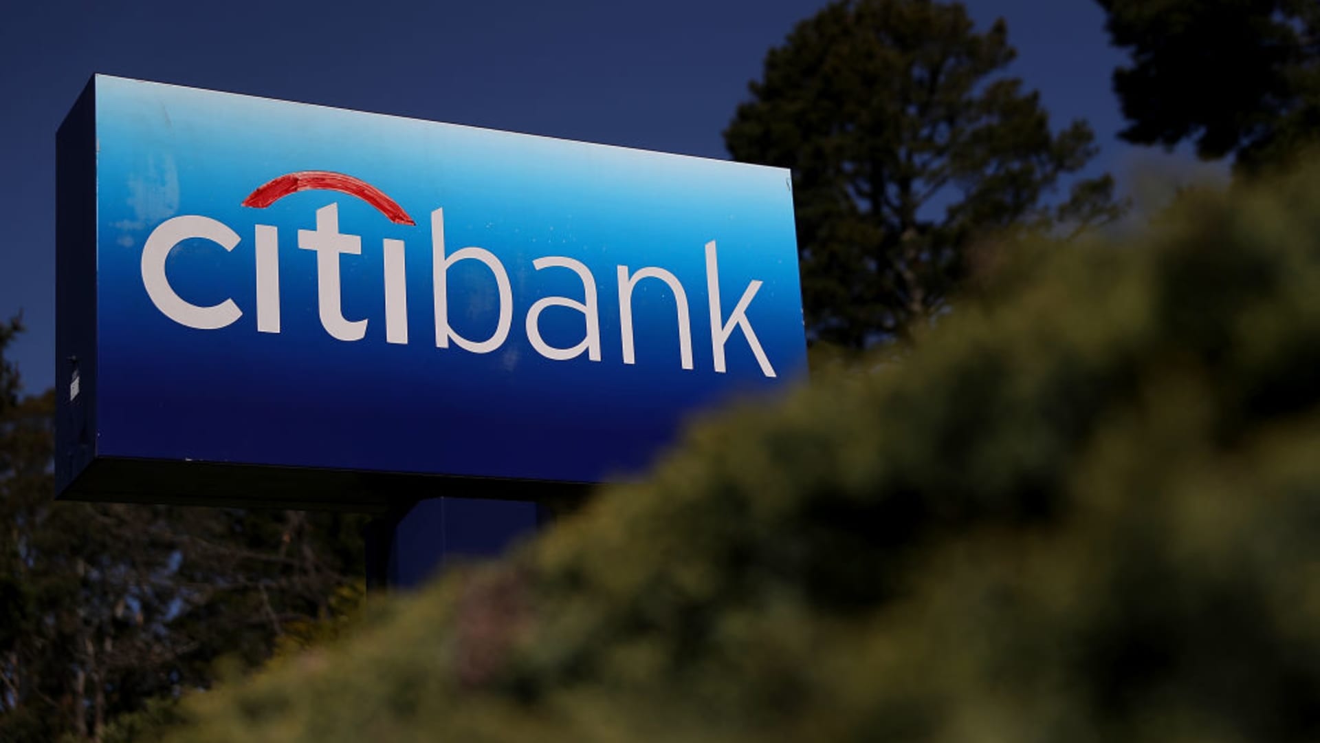 "Wall Street's Top Dividend Stock Picks for Enhanced Returns and Long-Term Growth"