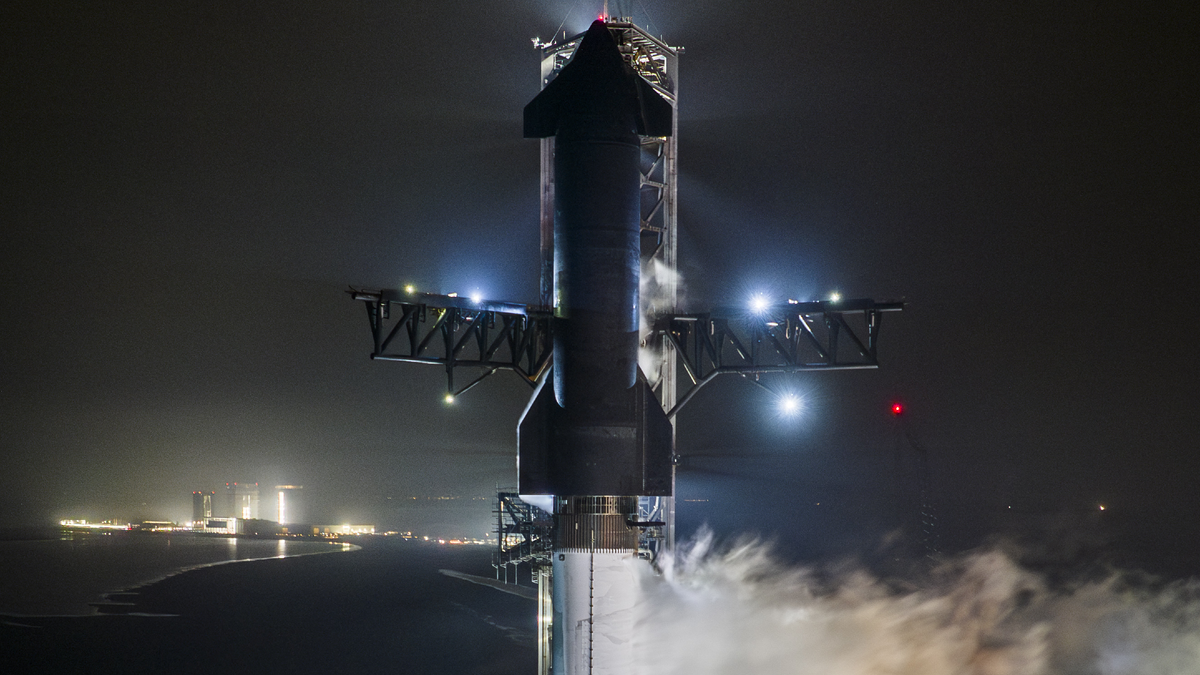 "SpaceX Plans March 14 Test Flight for Starship"