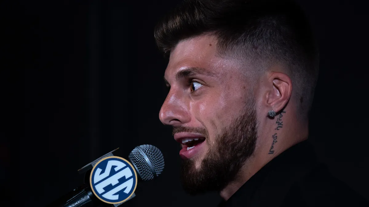 Featured image for "Florida Football: The Road to Contention under HC Billy Napier and the QB Question"