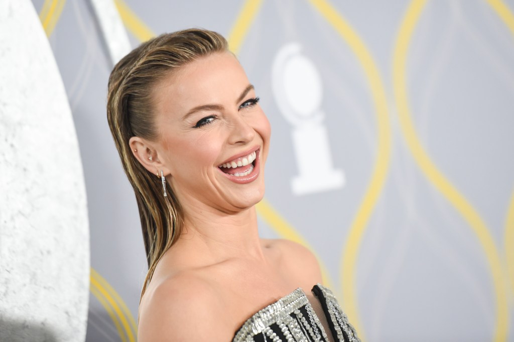 Featured image for Julianne Hough Joins Alfonso Ribeiro as Co-Host for 'Dancing With the Stars'