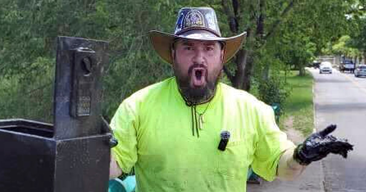 Featured image for NYC Couple Finds $100K in Safe While Magnet Fishing