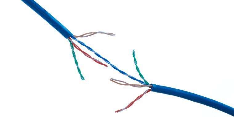Elderly Woman Endures Month-Long Internet Service Disruption by CenturyLink