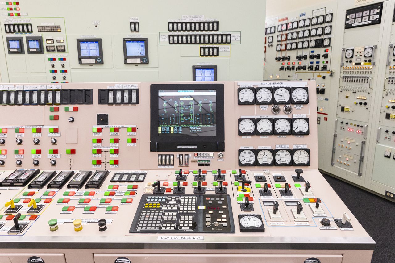 Featured image for "Palisades Nuclear Plant Secures Restart Deal with Power Co-op"