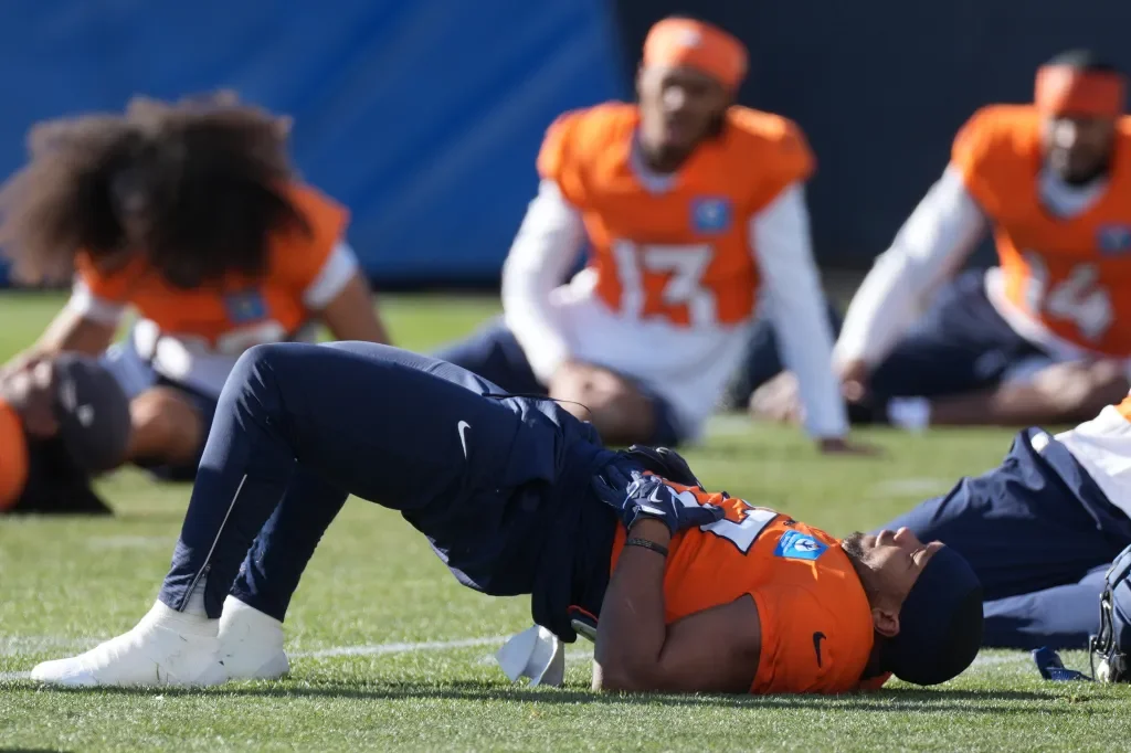 Dobbins Out, Broncos Lean on Run Game in AFC Championship