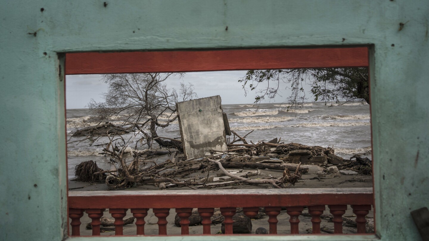 Climate Change Wipes Out Coastal Mexican Town's Population