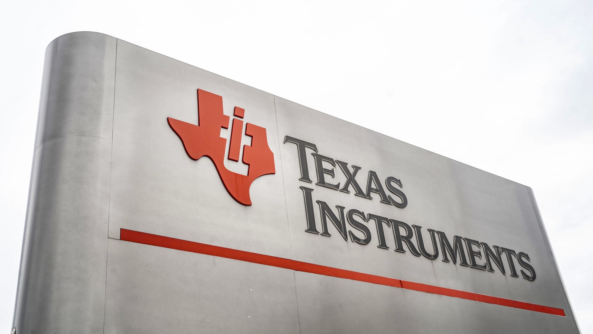 Featured image for Texas Instruments to Invest $60 Billion in U.S. Semiconductor Manufacturing