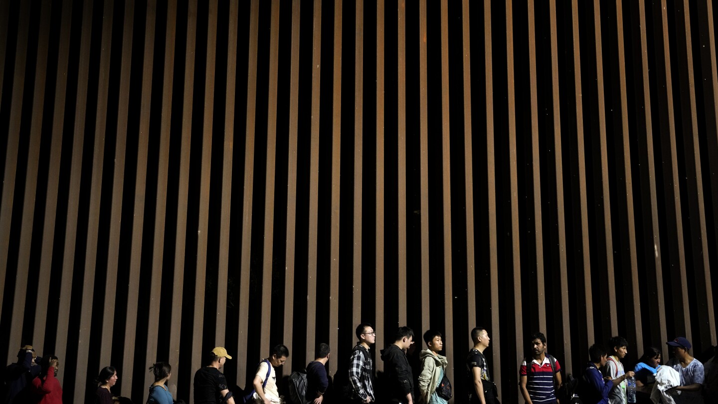 "Biden's Controversial Asylum Restrictions Temporarily Upheld by Appeals Court"