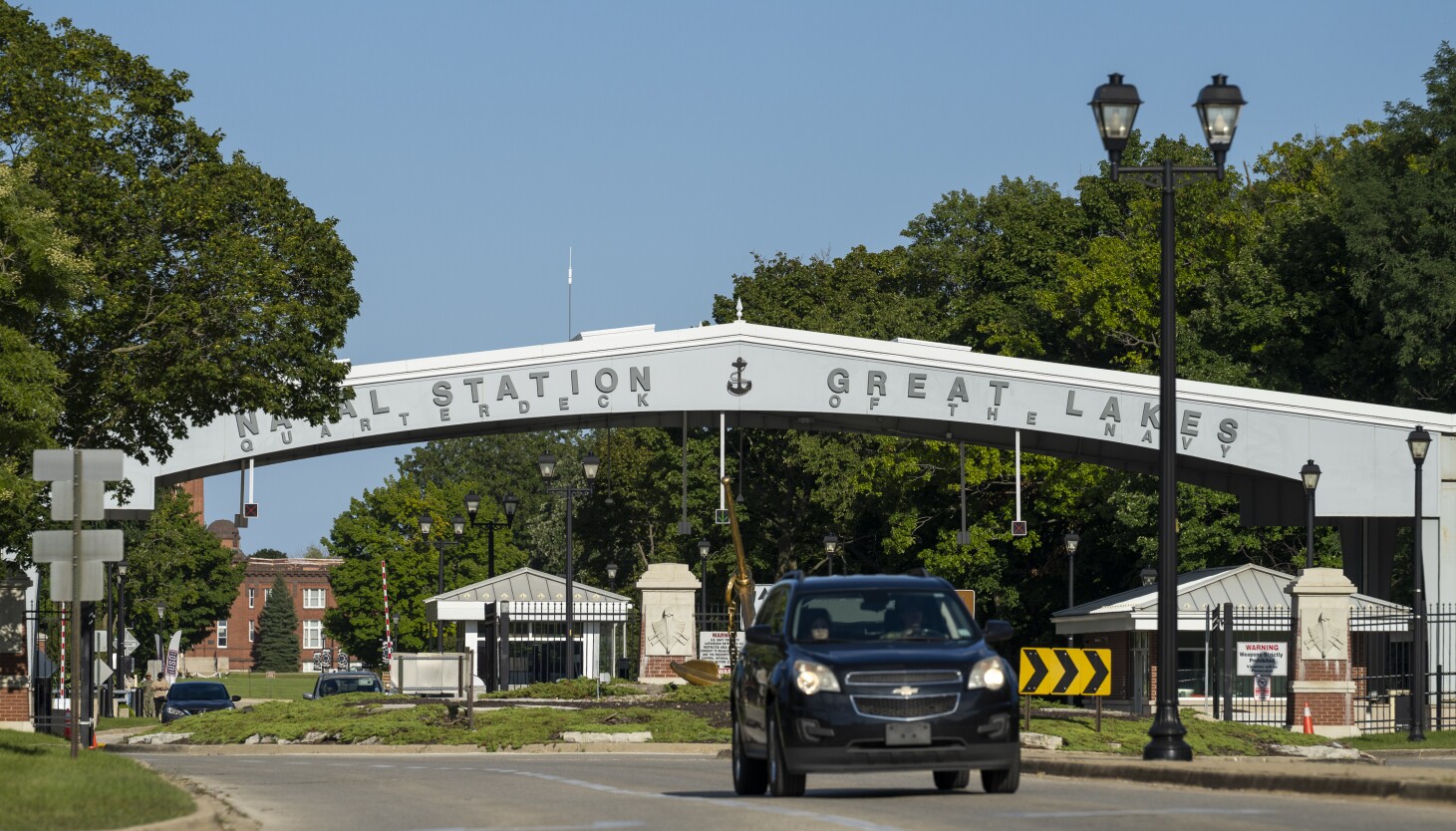 Chicago prepares for federal immigration and troop deployment amid political tensions