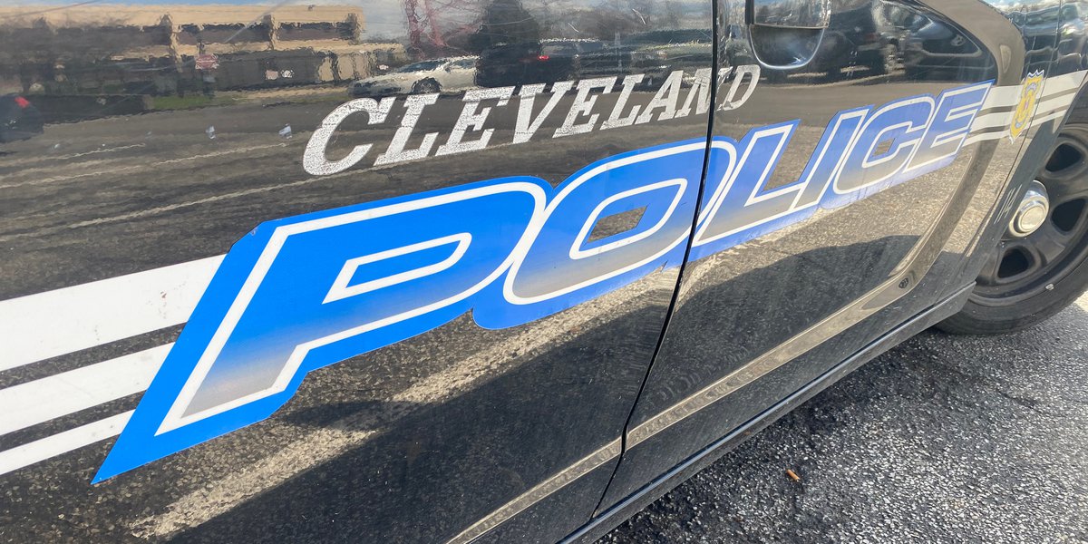 Featured image for Fatal shooting outside Cleveland liquor store.