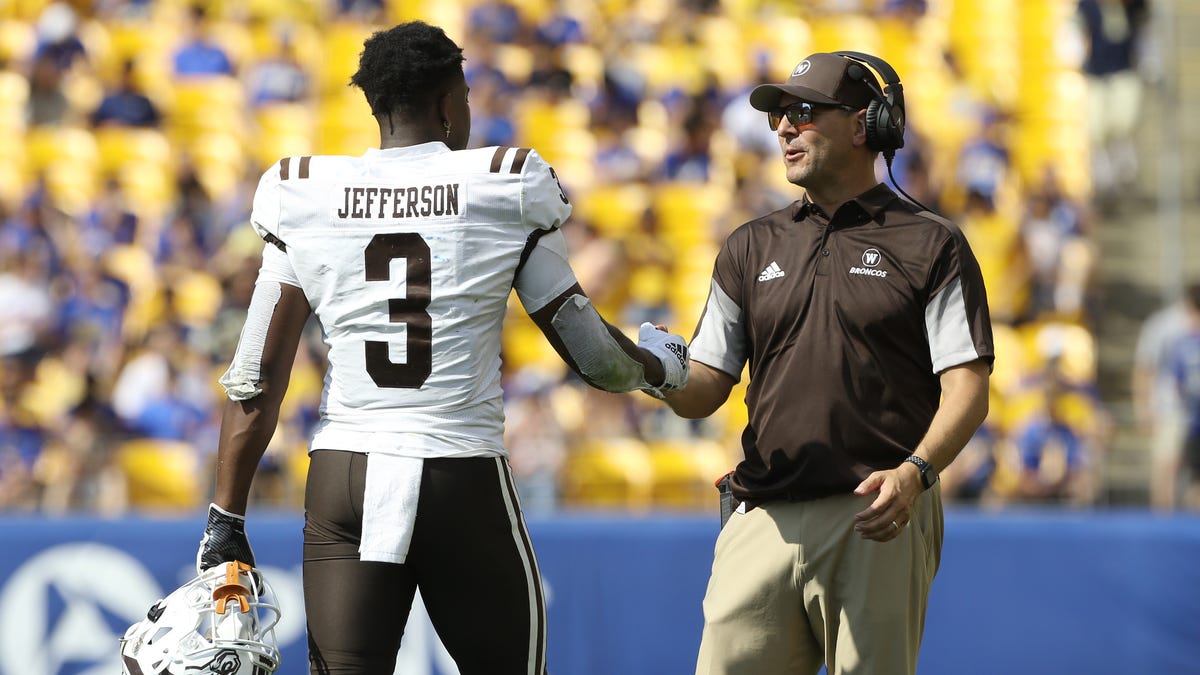 Featured image for Iowa Football Set to Name Tim Lester as New Offensive Coordinator