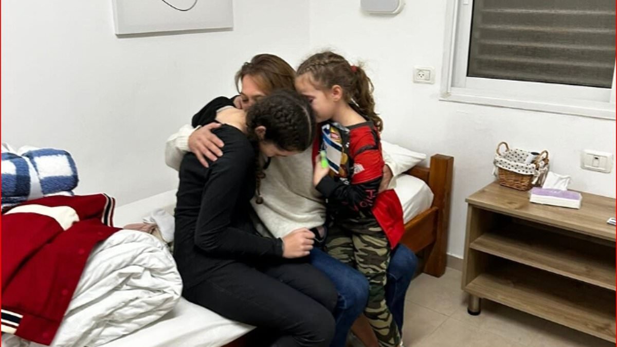 "Emotional Reunion: Sisters Freed from Hamas Captivity Finally Reunite with Mother"