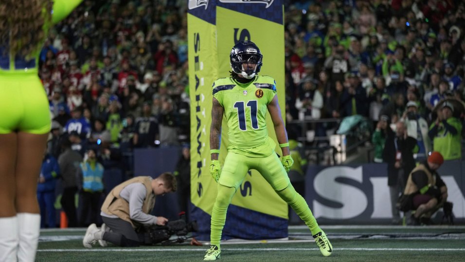 Featured image for "Fantasy Football Week 16 WR Report: Key matchups and top performers"