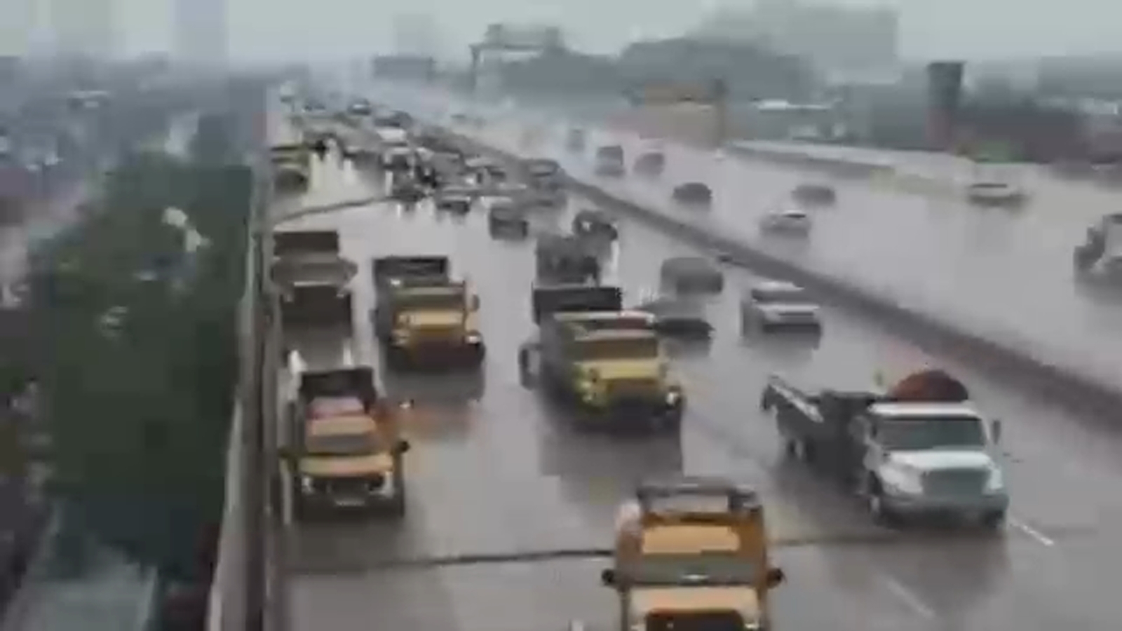 Featured image for I-95 Southbound in Philadelphia Faces Lane Closures and Debris Issues