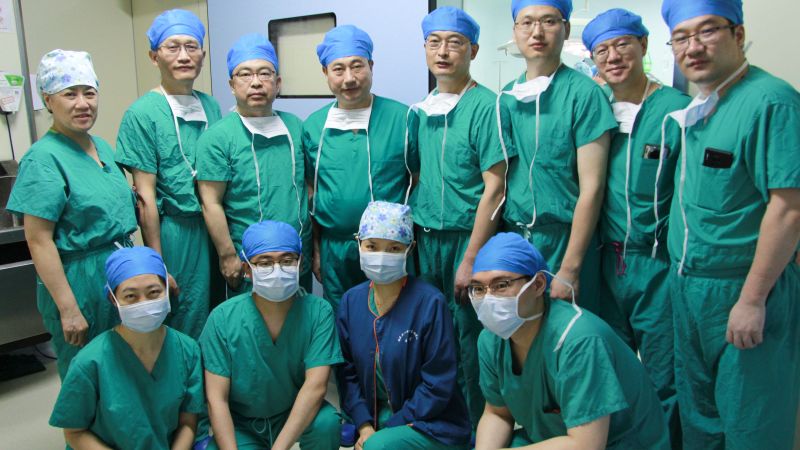 Featured image for Breakthrough in Xenotransplantation: Pig Liver Successfully Transplanted into Human