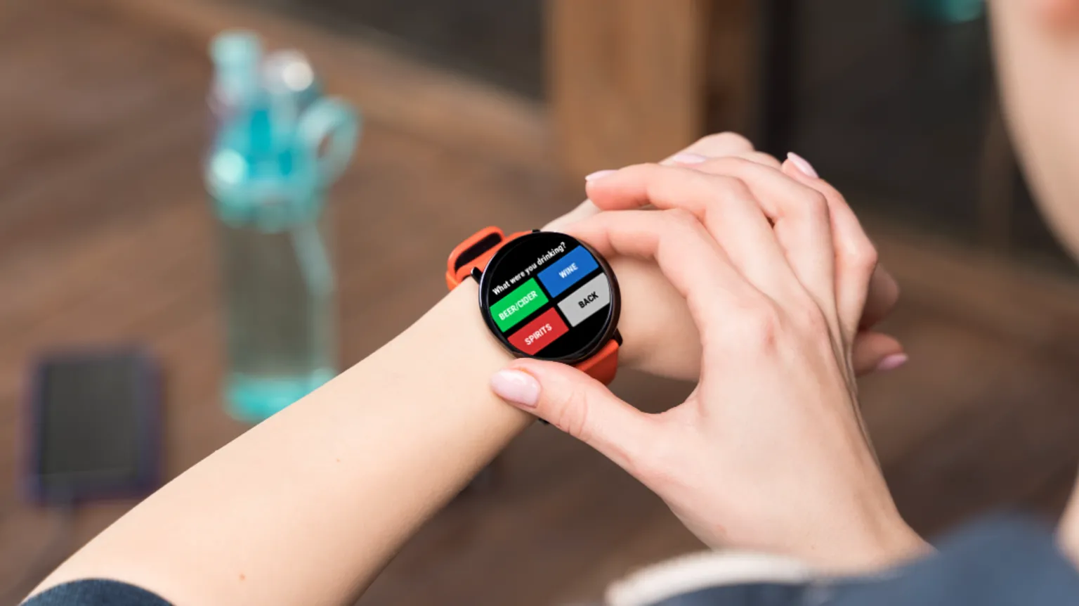 Featured image for Smartwatches and Digital Tools Help Young Adults Cut Alcohol and Improve Sleep
