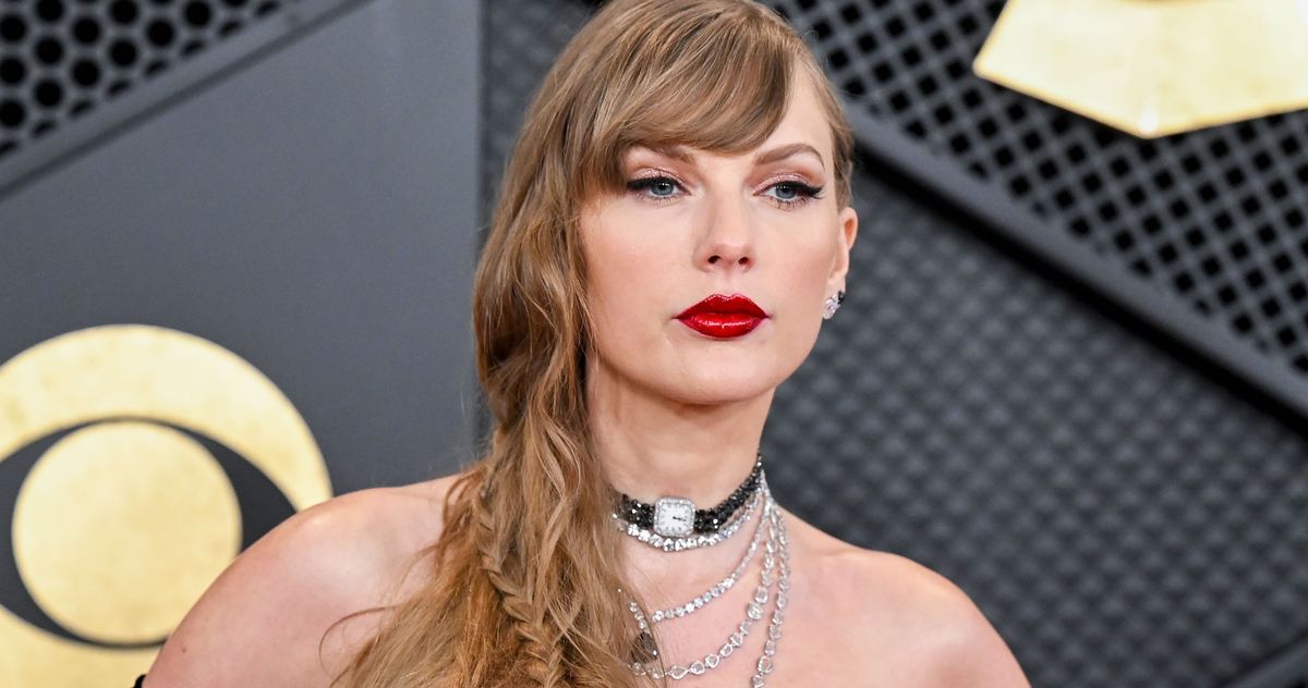"Taylor Swift's Controversial Grammys Hairstyle Sparks Debate Among Fans"
