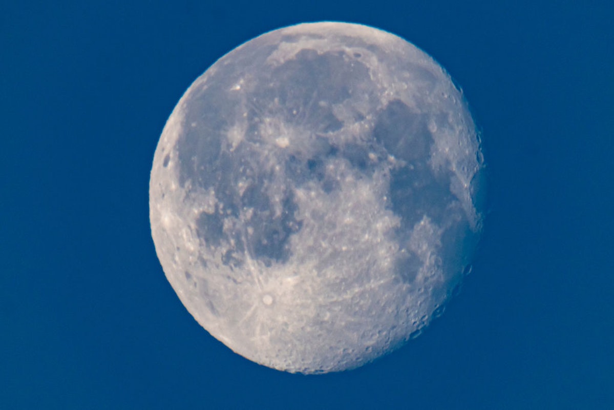 "Shrinking Moon Poses Risks for 2026 NASA Astronaut Mission"