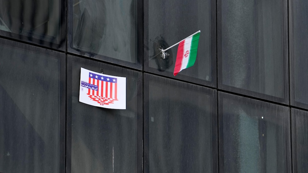 Iranians Commemorate 1979 US Embassy Takeover, Demand Gaza Cease-fire