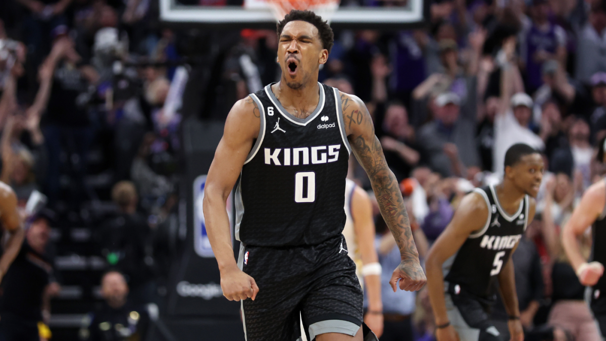 Kings take 2-0 series lead against Warriors, putting Curry in uncharted territory.