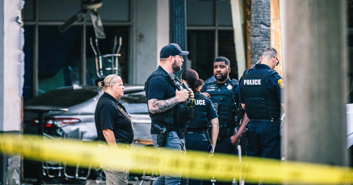 Featured image for Tragic Tampa Crash During Police Chase Kills 4 and Injures 13