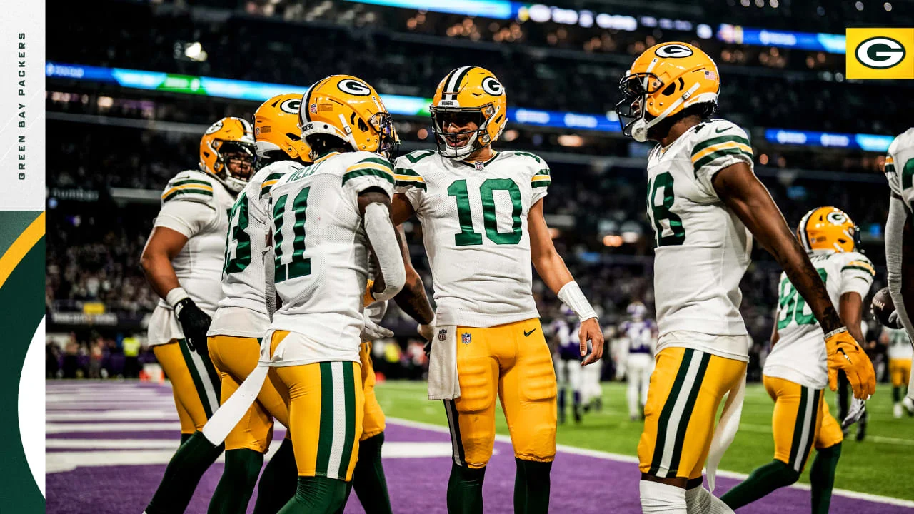 "Packers' Jordan Love's Playoff Debut and Team Support"