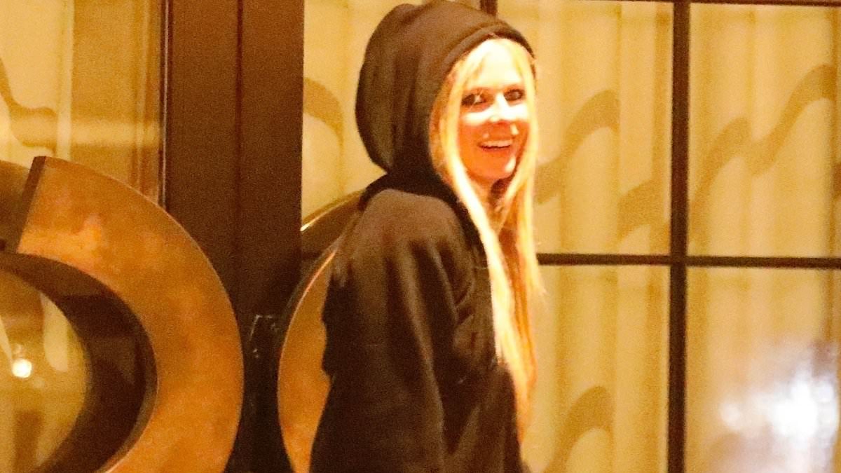 Featured image for "Avril Lavigne's Skate Date with Country Star Nate Smith Sparks Romance Rumors"