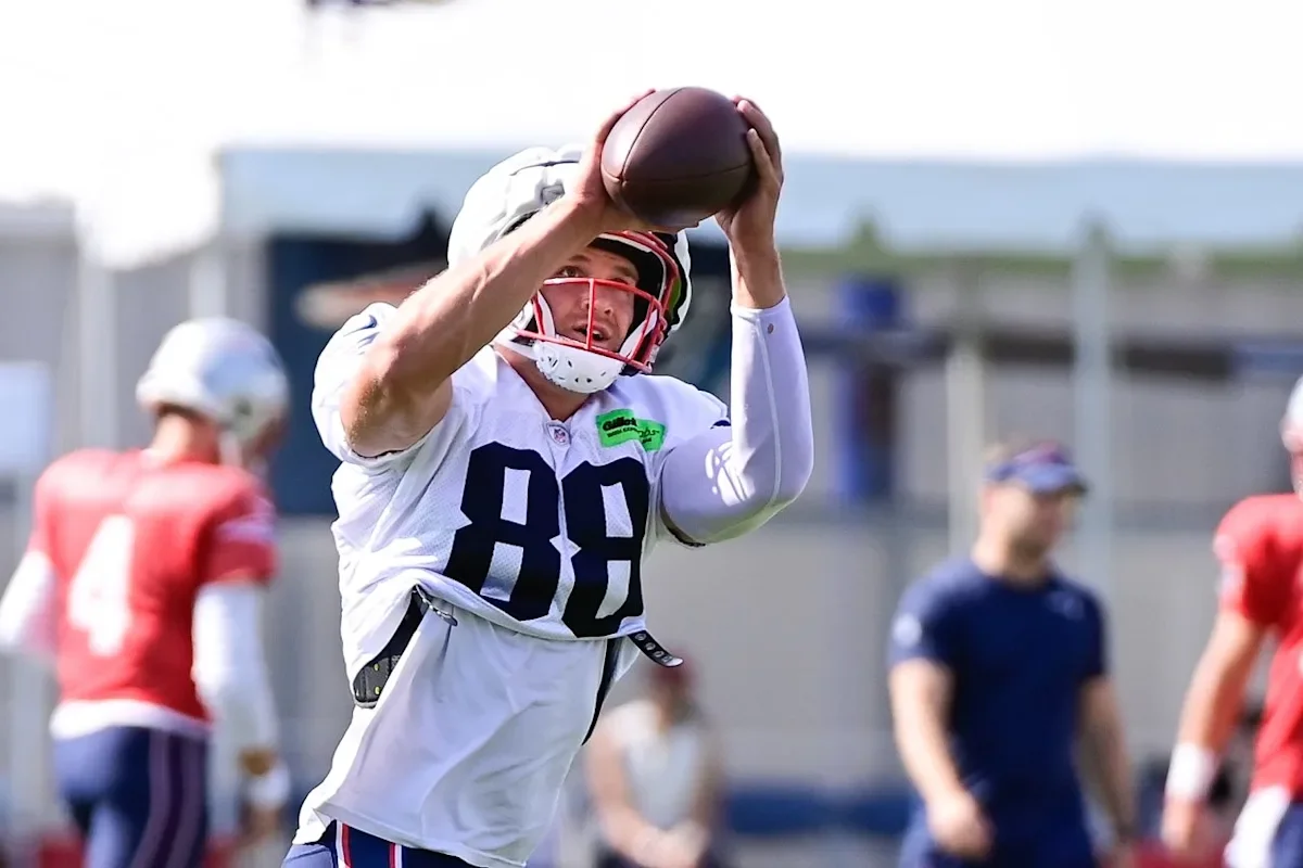 "Patriots TE Mike Gesicki and Veterans Sidelined by Injuries in Latest Practice"