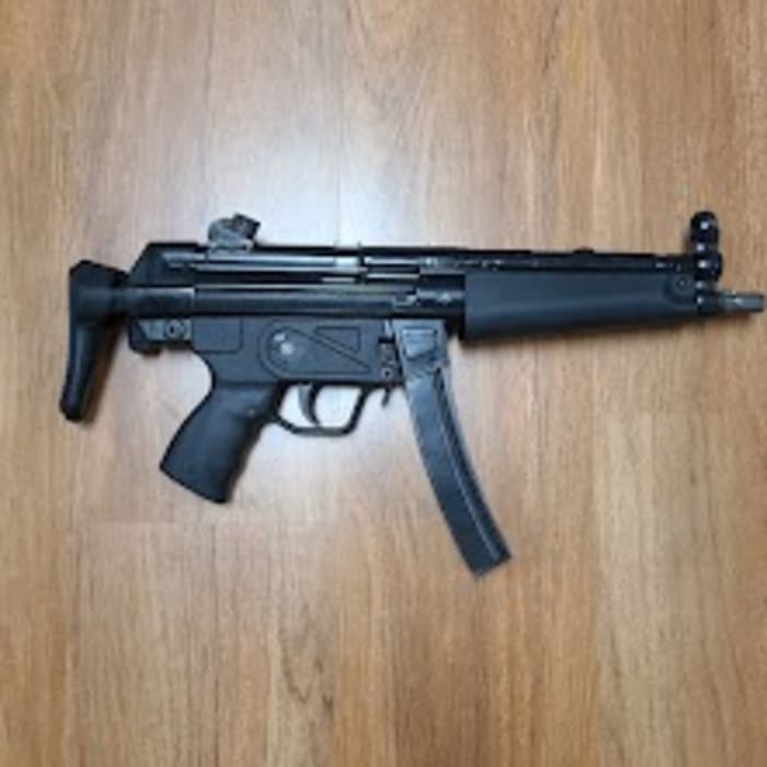 Featured image for Texas woman arrested for stealing machine gun from Converse gun range using dead sister's identity.