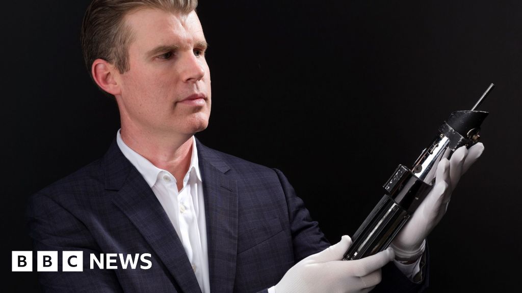 Featured image for Darth Vader’s Lightsaber Sells for Over $3.6M at LA Auction