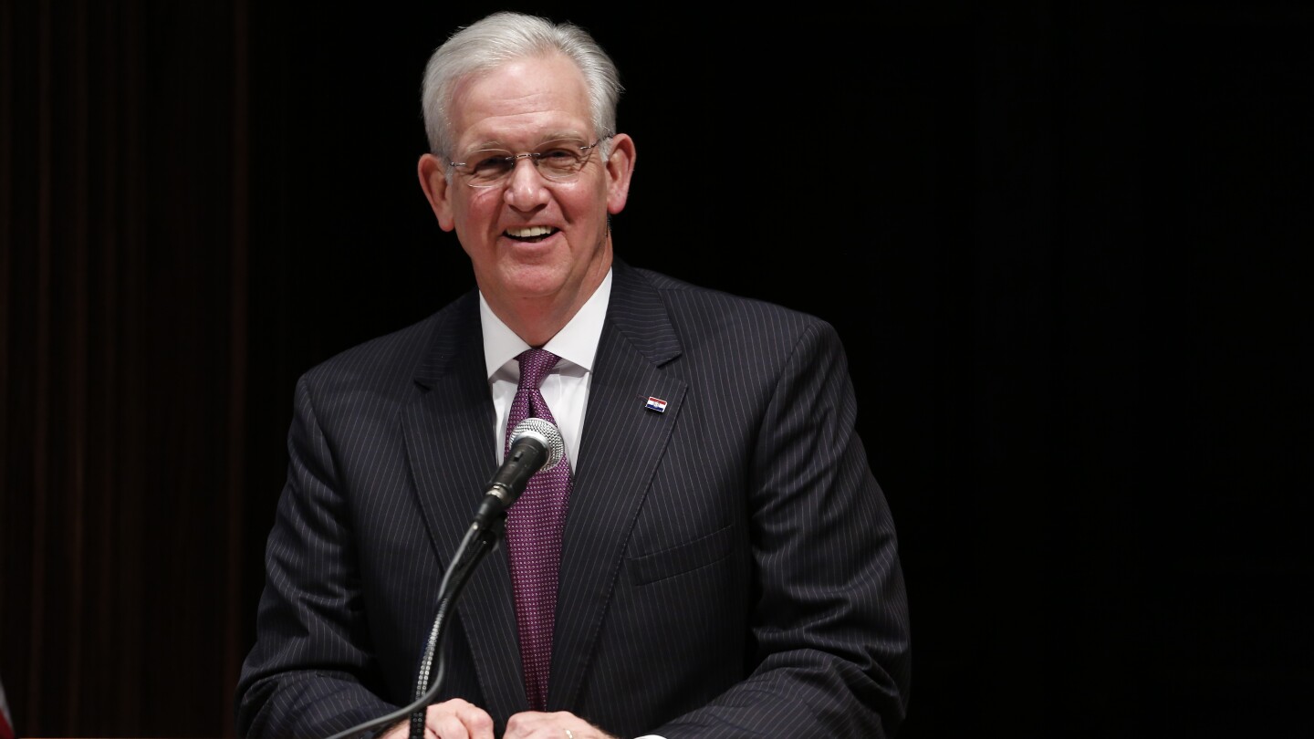 "Former Missouri Governor Jay Nixon Joins Third-Party Presidential Bid Amid Democratic Opposition"