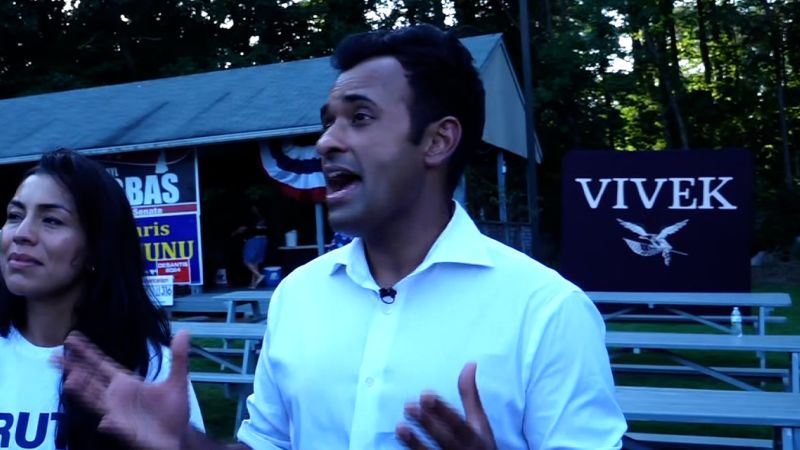 "Vivek Ramaswamy's Controversial Stance on Putin and Ukraine Draws Criticism from Bolton and Hurd"