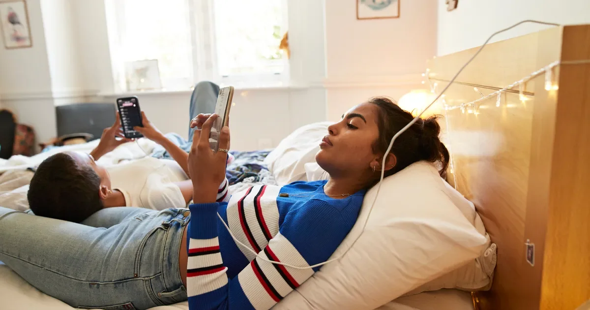 The 100% Charge Myth: How to Keep Your Phone Battery Healthier Longer