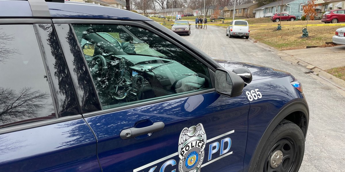 Teen killed in shooting in southern Kansas City.