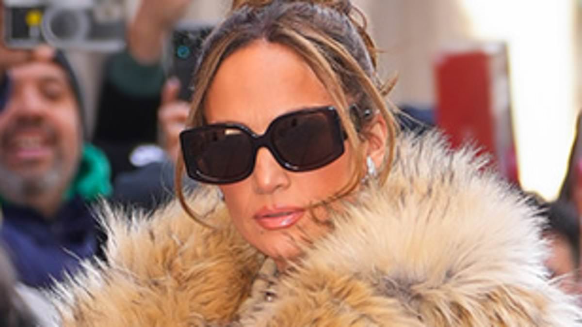 "Jennifer Lopez Flaunts Fabulous Faux Fur Coat and Rare Hermes Birkin Bag"