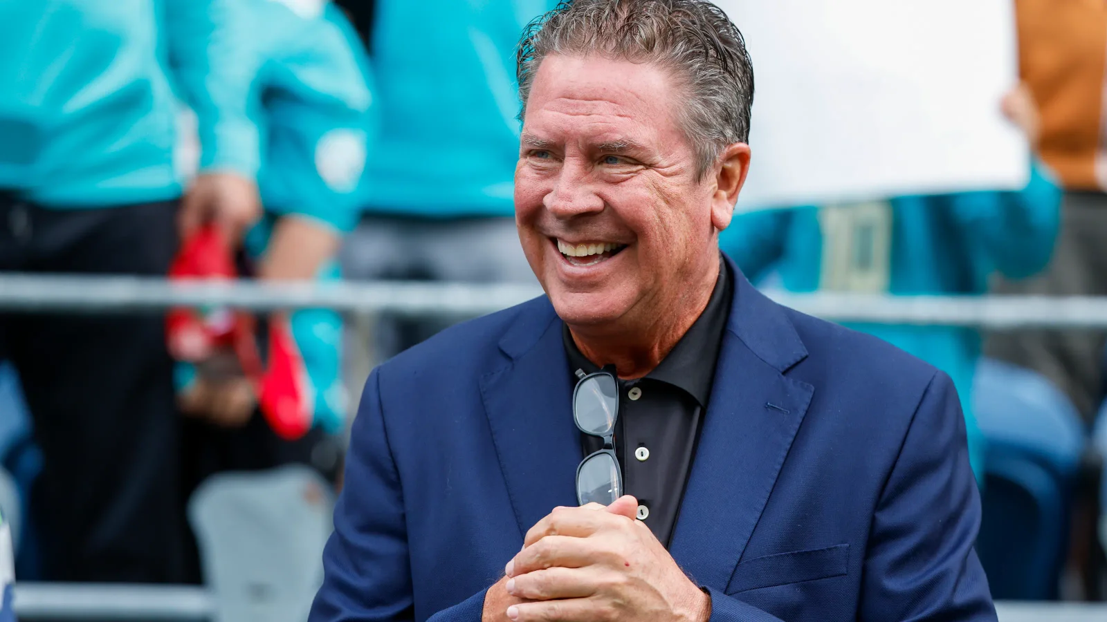 Featured image for Dolphins Legend Dan Marino Opens Up About Liver Disease Diagnosis