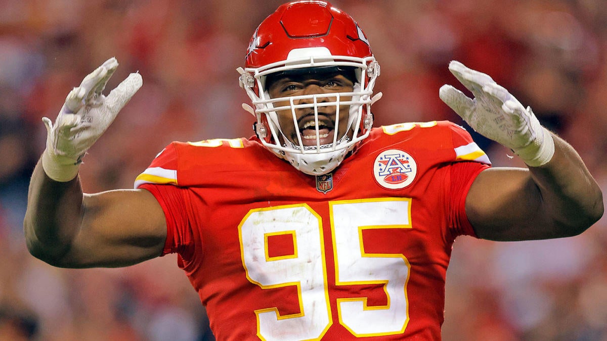 "Chiefs vs. Dolphins: NFL Week 9 Germany Showdown"