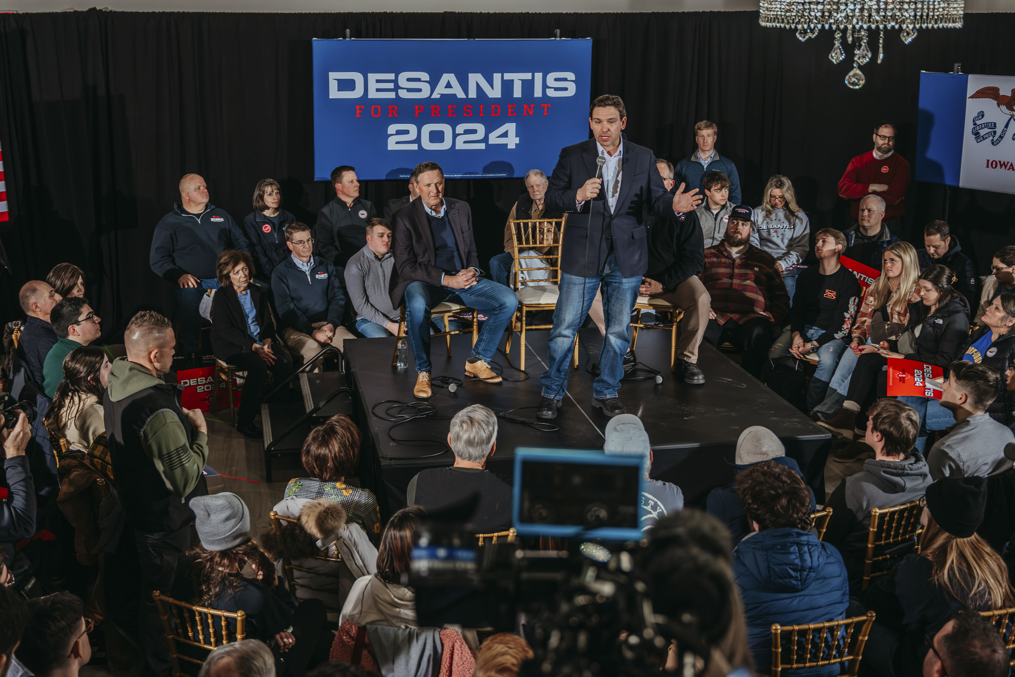 Featured image for "DeSantis Sees Decline in Campaign Donations During Run"